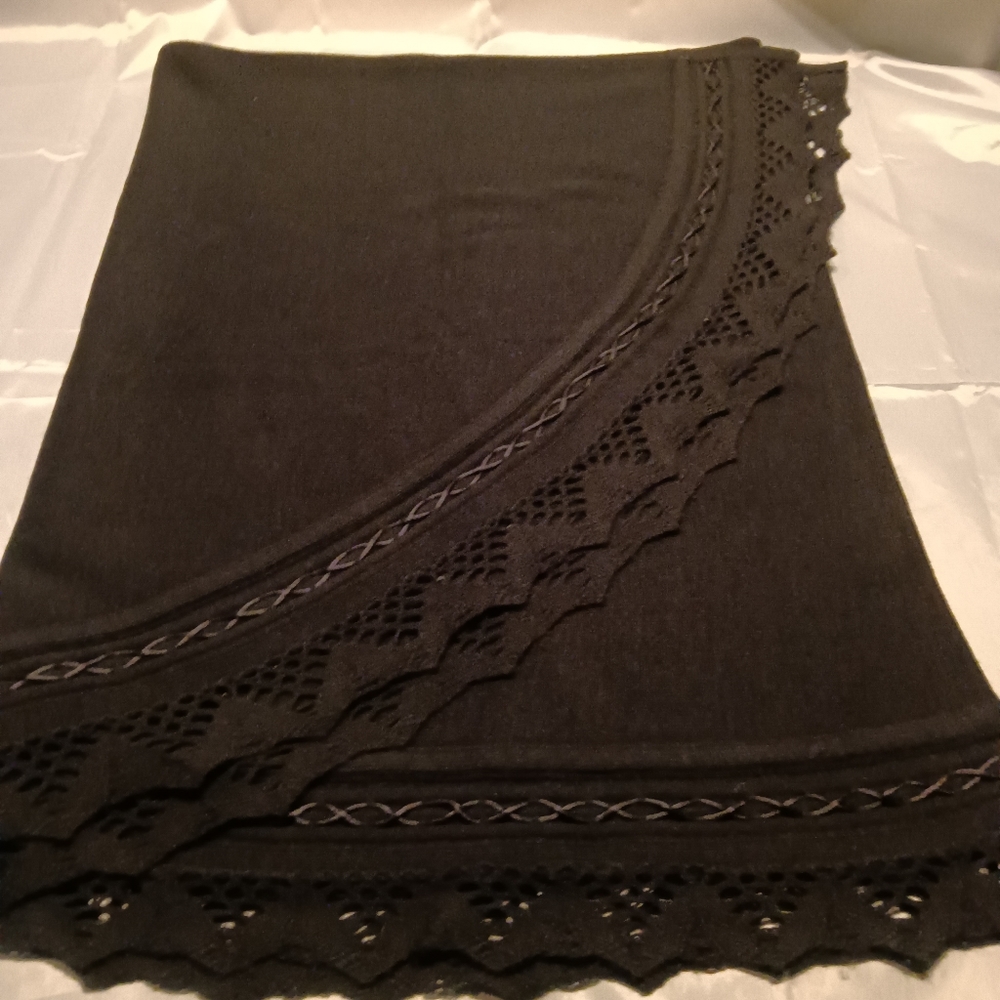 Shawl - Picture 5 of 11